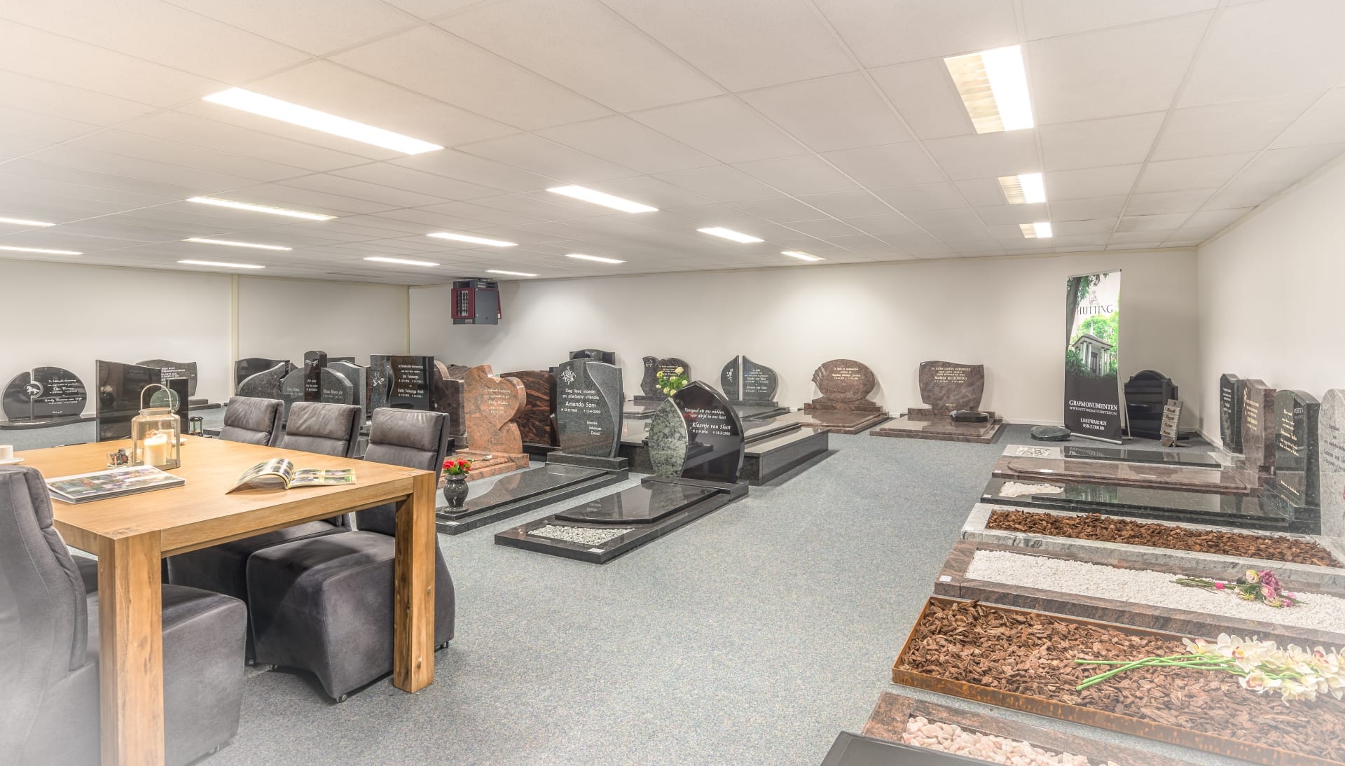 De rustig uitziende toonzaal in de Westereen