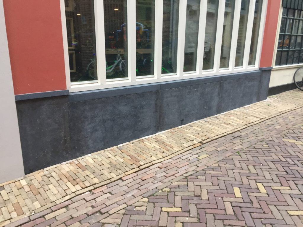 Gevelbedekking van Belgisch hardsteen scaled