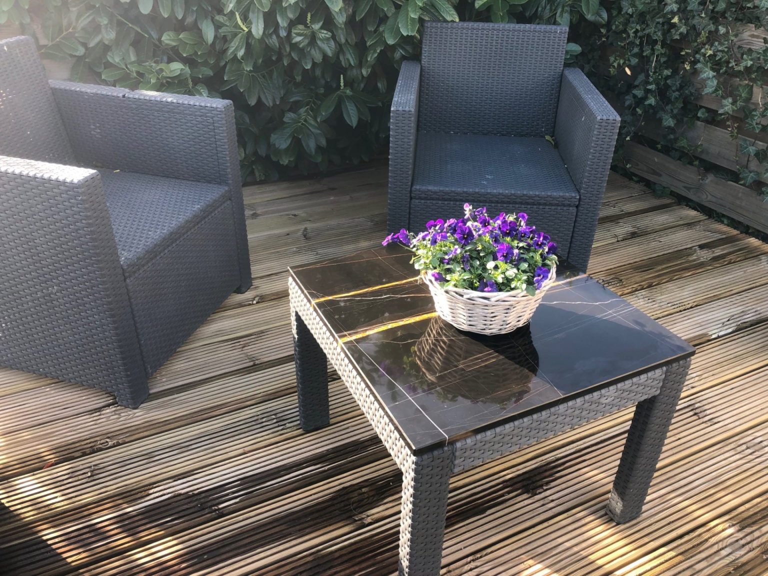 Tafel van het luxe Sahara Noir scaled