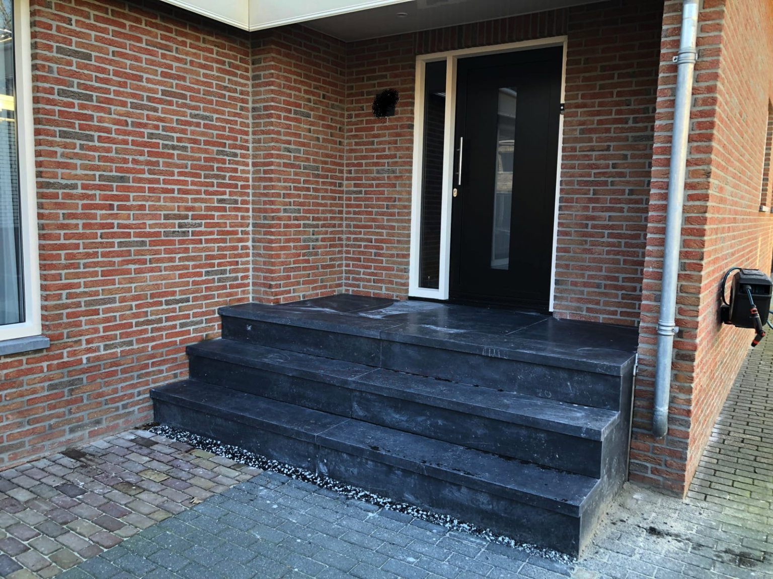 Trap belgisch hardsteen