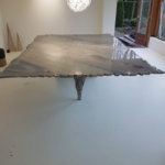 Gekarfte azul imperial tafel