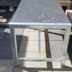 Buitentafel natuursteen Steel Grey graniet geborsteld