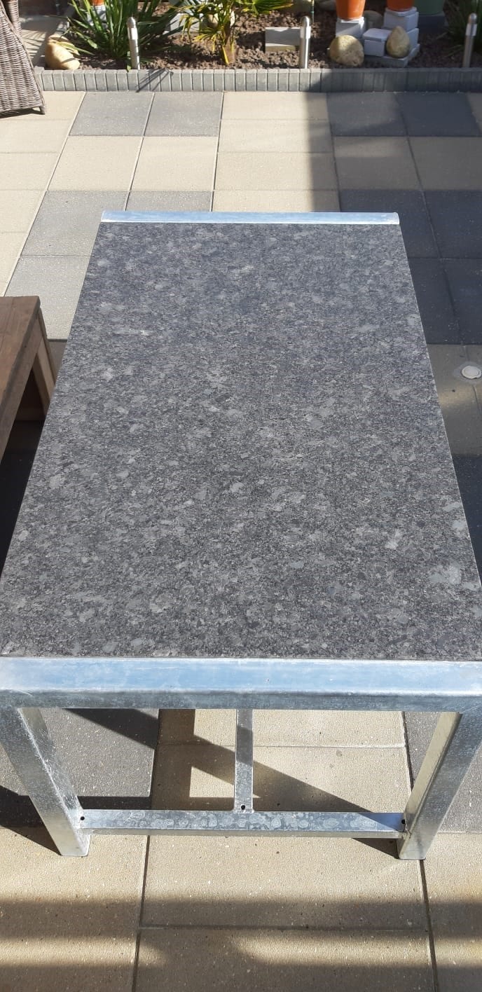 HARLINGEN – Tuintafel Steel Grey graniet
