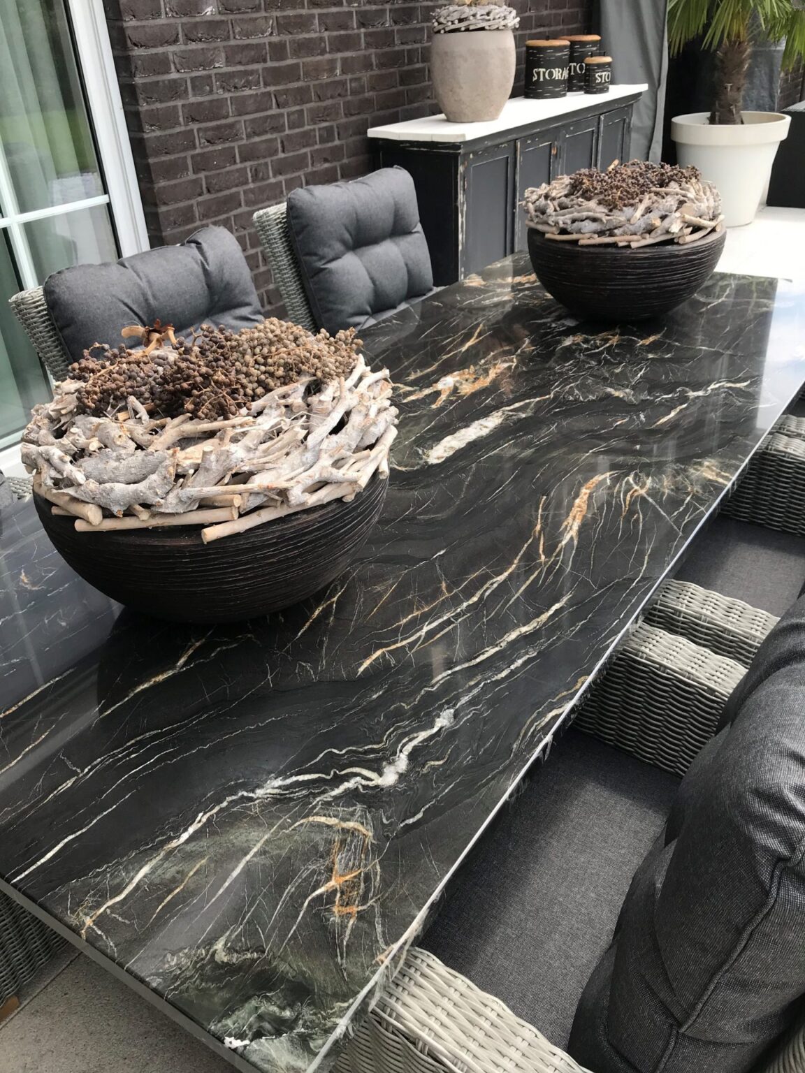 Natuursteen tuintafel scaled