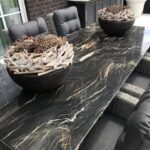 Natuursteen tuintafel scaled