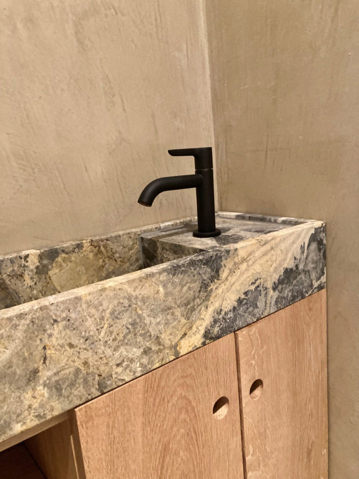 Wasbak marmer scaled