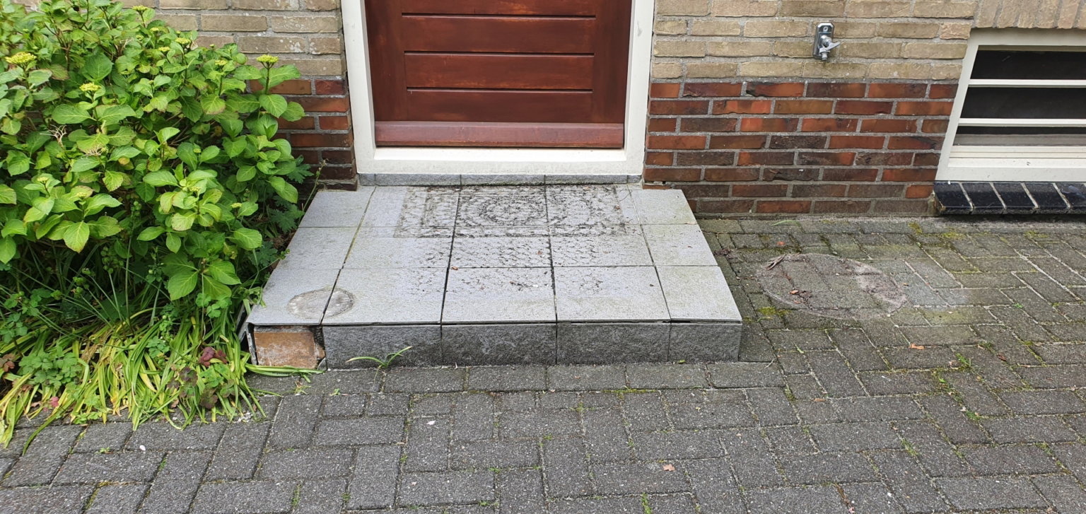 Renovatie stoep bij voordeur scaled
