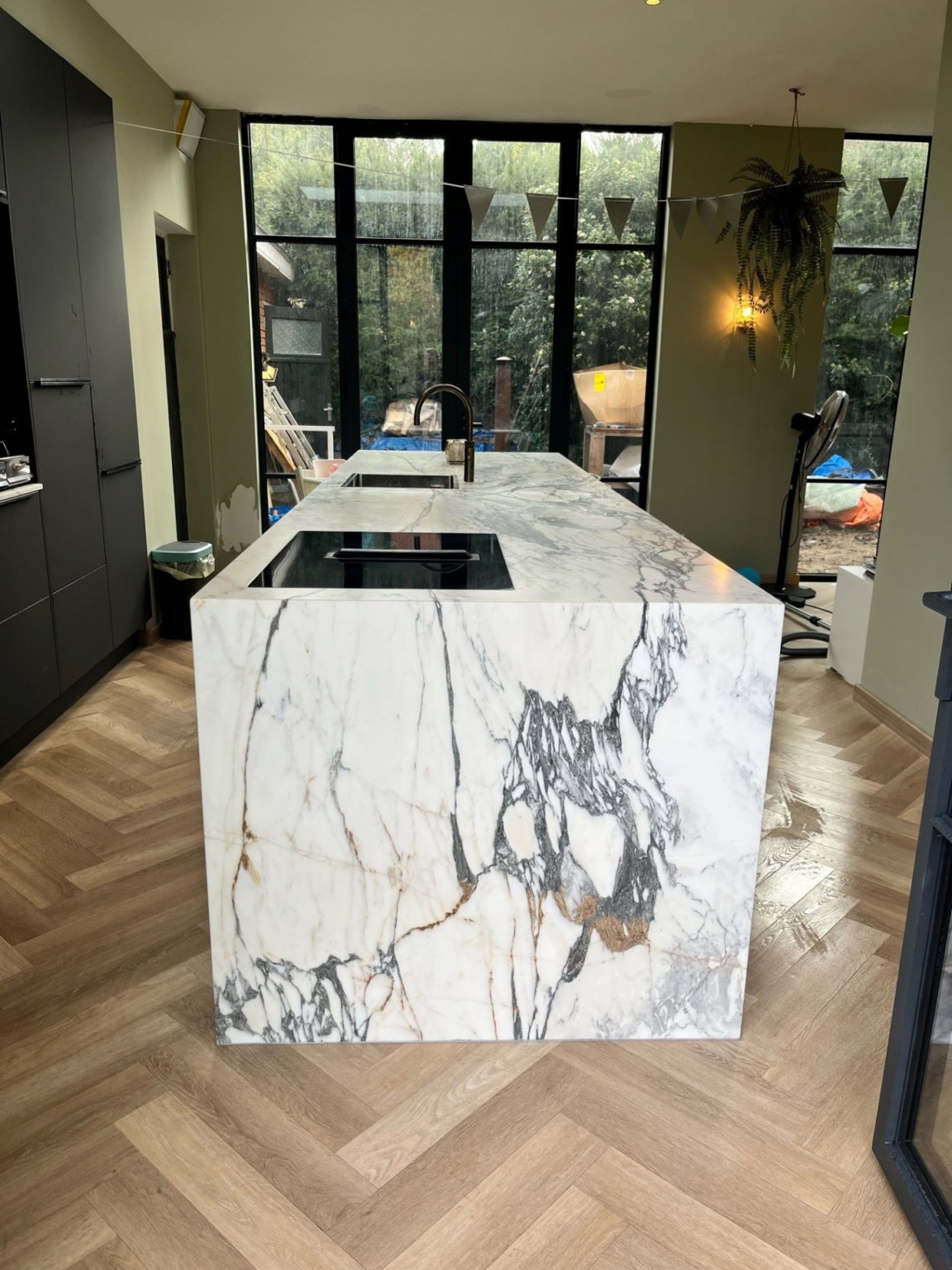 Kookeiland Arabescato marmer scaled