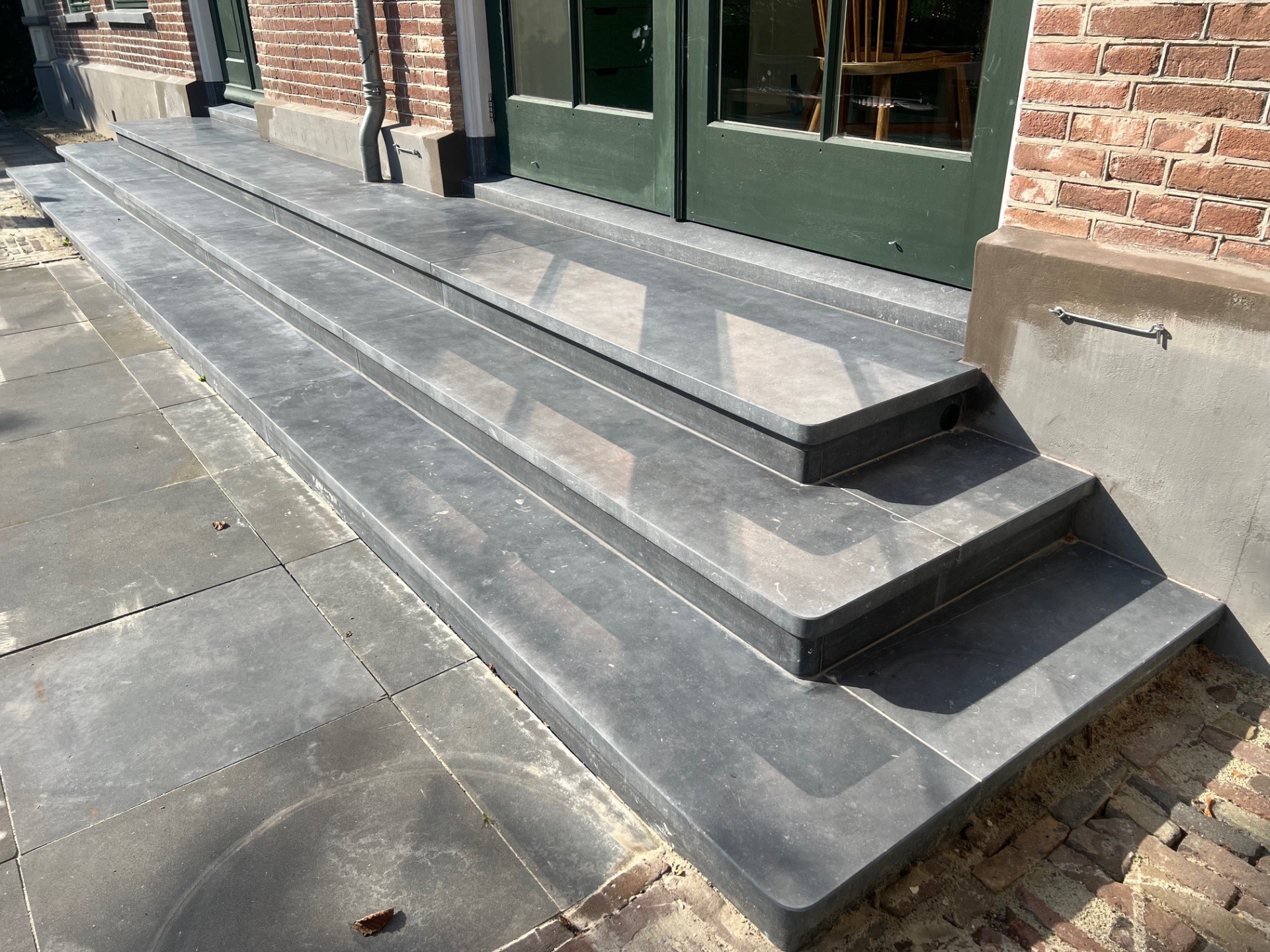 Belgisch Hardsteen trap
