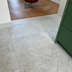 Bianco Carrara vloertegels scaled