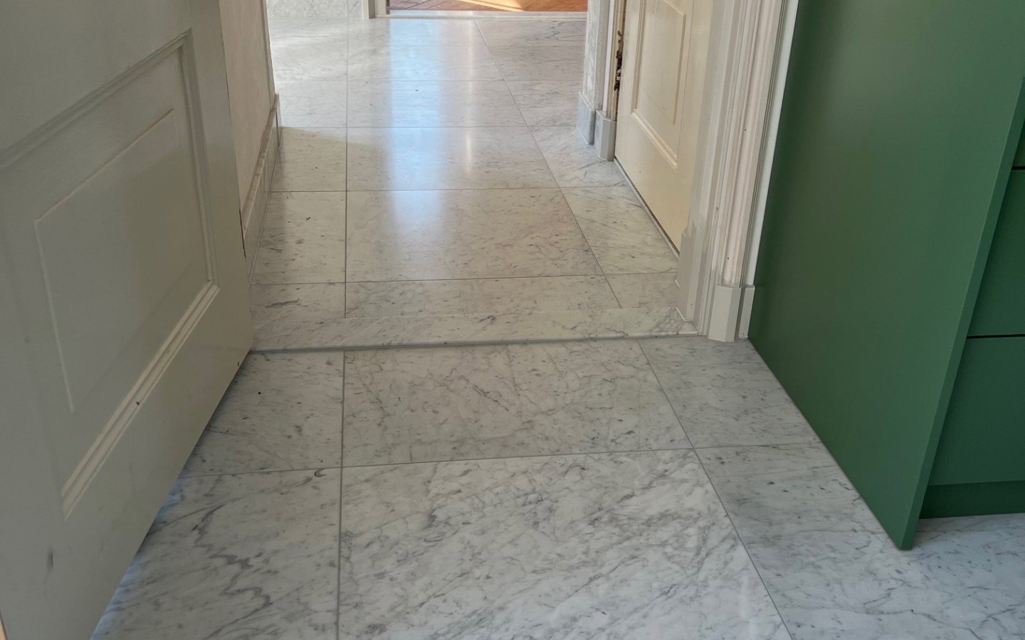 Carrara vloertegels scaled