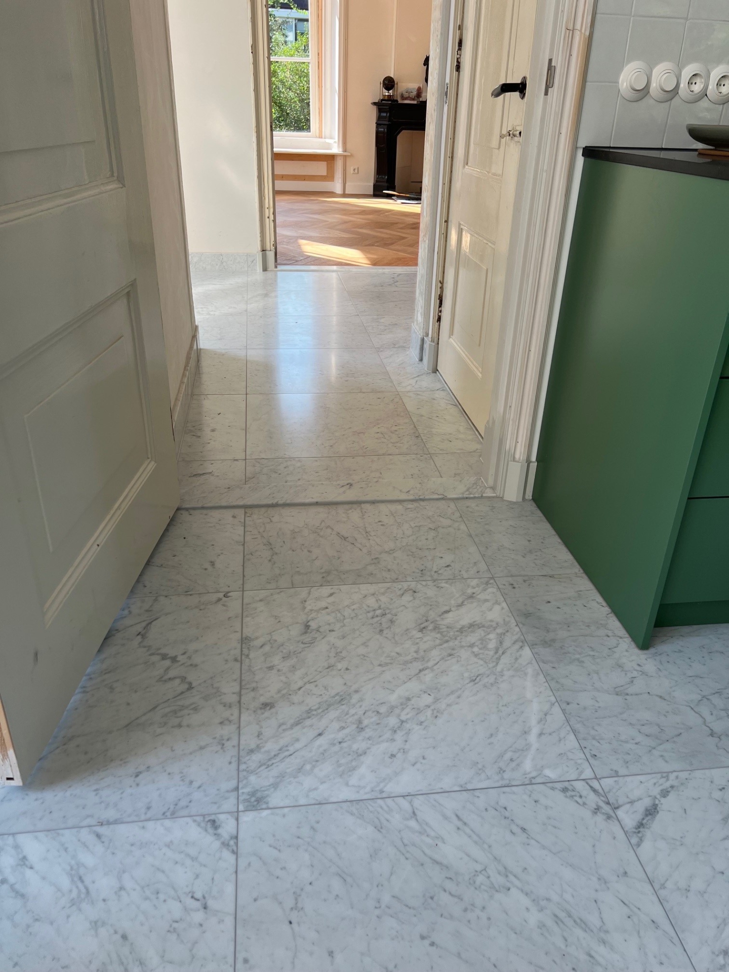 WARTEN – Bianco Carrara marmeren vloer