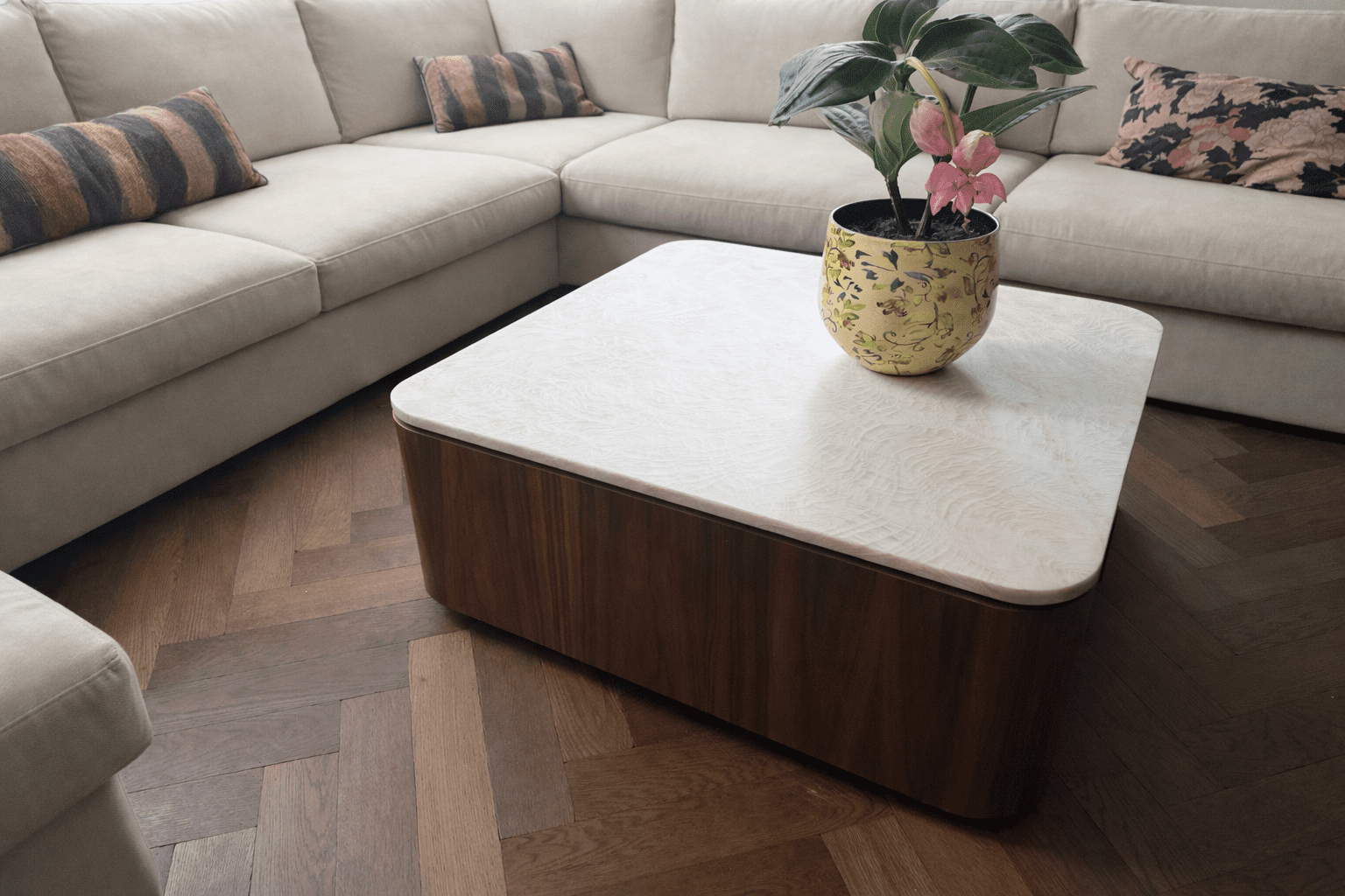 MEPPEL – Salontafel van Taj Mahal kwartsiet