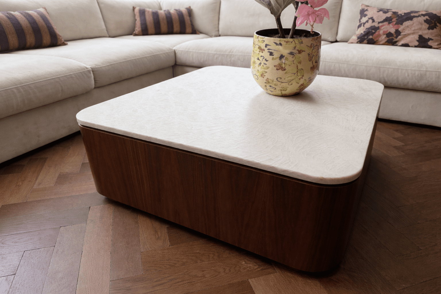 MEPPEL – Salontafel van Taj Mahal kwartsiet