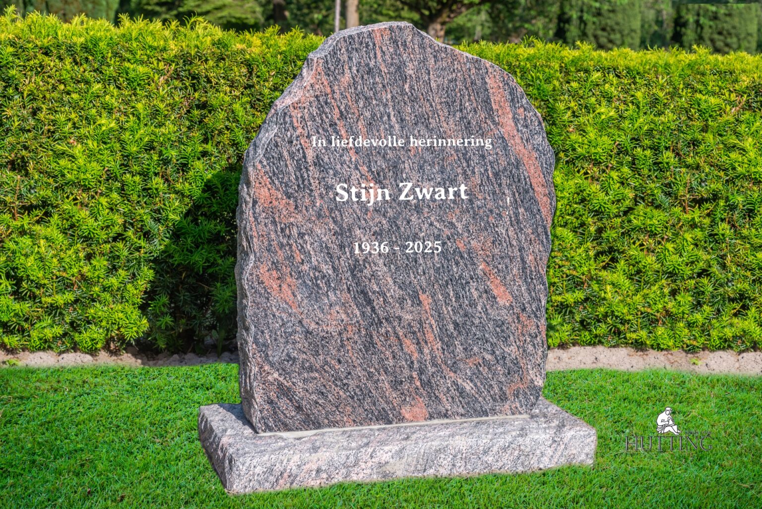 Grafsteen EZ 527-26