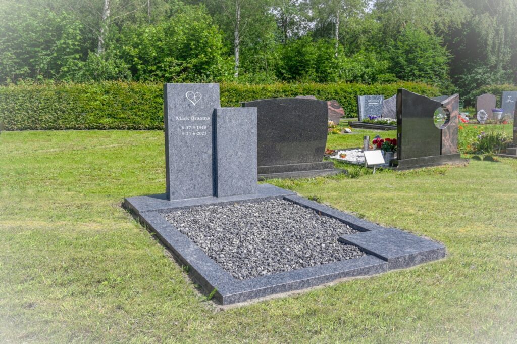 Grafsteen-kopen-Friesland-scaled-1536x1022