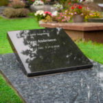 Liggend-grafmonument
